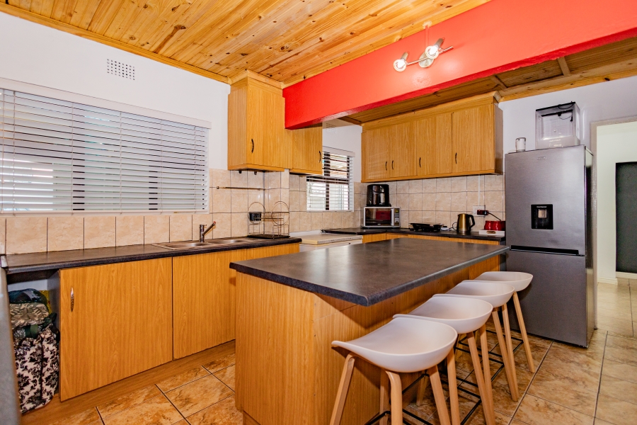 3 Bedroom Property for Sale in Uitsig Western Cape